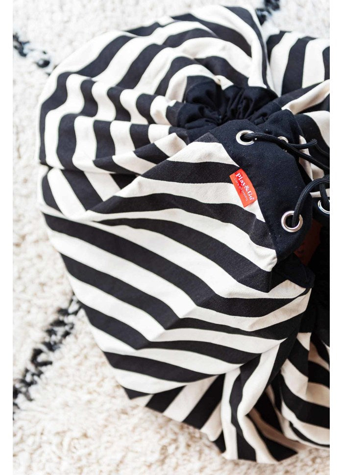 Play&Go opbevaringspose & legetæppe - Stripes black